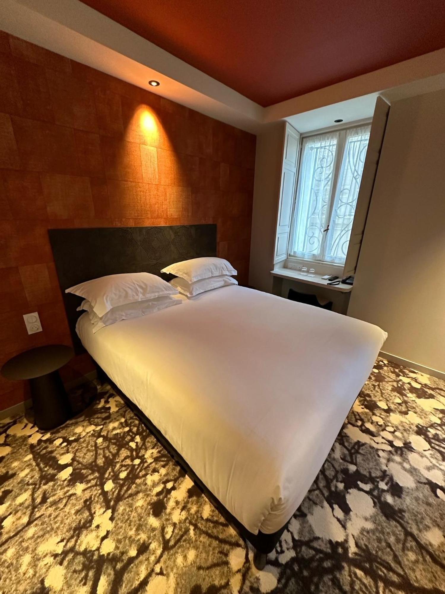 Hotel Le Medieval Palais Des Papes 3*