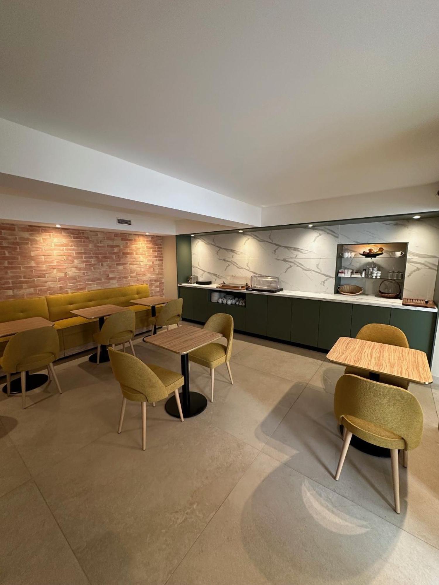 Hotel Le Medieval Palais Des Papes Hotel 3*