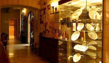Hotel Le Medieval Palais Des Papes 3*