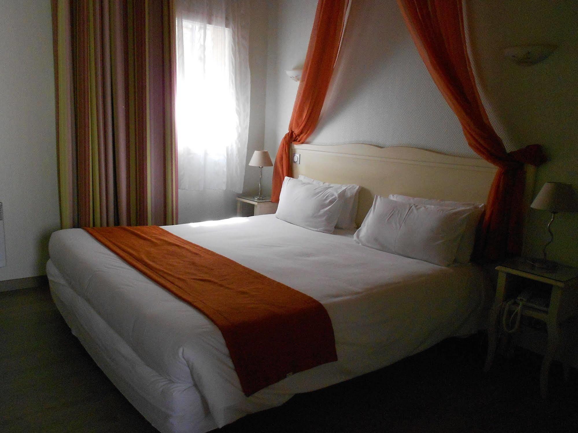 Hotel Le Medieval Palais Des Papes Avignon